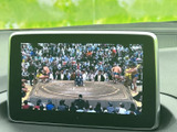停車中には、地上デジタル放送をお楽しみいただけます。長距離移動のお供に最適。快適な時間を過ごせるでしょう。