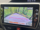 【バックカメラ】駐車時に後方がリアルタイム映像で確認できます。大型商業施設や立体駐車場での駐車時や、夜間のバック時に大活躍!運転スキルに関わらず、今や必須となった装備のひとつです!
