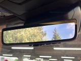 【デジタルインナーミラー】後席の大きな荷物や同乗者で後方が確認しづらい時でも安心!カメラが撮影した車両後方の映像をルームミラー内に表示。クリアな視界で状況の確認が可能です!