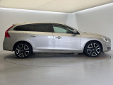 全国のVOLVOからお取り寄せが可能※!遠方の店舗に展示してあるクルマが気になる場合も、最寄りの店舗でご購入ただくことが可能です!是非私たちに要望をお聞かせください!※別途費用