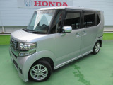 横にこの車のセールスポイントを、複数の写真と説明でアピールしてあります!まずはご覧になってください。いろんなところをチェックできますよ。