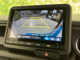 後方確認モニターで駐車時の安全性を高め、狭い場所でもスムーズな運転をサポートします。