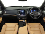 ボルボのフラッグシップモデル、プレミアム・7シーターSUV XC90。Googleを搭載し、ラグジュアリーを極めたSUVで、至福の時をお過ごしください。