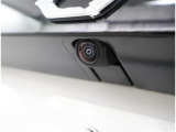 バックカメラが付いているので後方確認が非常にしやすいです。今や運転初心者も熟練者も必須装備!ついていて損はないですね♪