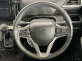 【純正革巻きステアリング】上質な革を使用することで、手にしっかり馴染みとても運転しやすいハンドルです♪