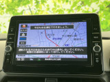 高精細な地図表示で、目的地までスムーズに。安全運転を支援する情報も確認でき、安心して運転できます。