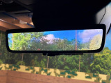 【デジタルインナーミラー】後席の大きな荷物や同乗者で後方が確認しづらい時でも安心!カメラが撮影した車両後方の映像をルームミラー内に表示。クリアな視界で状況の確認が可能です!