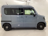 スライドドアなら狭い駐車場でもドアをぶつける心配がありません。ステップが低く乗り降りもしやすいです。