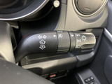 操作しやすい位置に配置されたウインカーレバーは、スムーズな車線変更をサポート。安全運転に貢献します。
