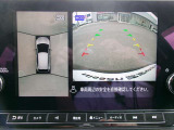 アラウンドビューモニター。空の上から見下ろすような視点でスムース駐車。