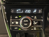 車内空調は&rdquo;AUTOエアコン&rdquo;にお任せ。運転に集中出来ますよ!