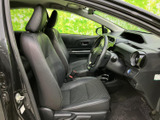 運転席からの視界は良好で、運転操作もスムーズに行えます。快適な空間で、心ゆくまで運転を楽しめます。