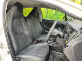 運転席シート廻りは使用感も少なく、良好な状態となっています。前オーナー様が丁寧に使っていたことがよくわかりますね。