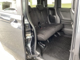 スライドドアなら狭い駐車場でもドアをぶつける心配がありません。ステップが低く乗り降りもしやすいです。
