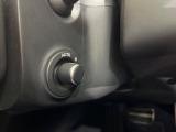 電動調整ハンドル シートメモリー機能と連動し乗車時、降車時に乗り降りしやすいように自動でハンドルが上下します。