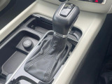 ●MTモード付きAT:通常は自動でおこなわれる変速(ギアチェンジ)をドライバーの操作によって意図的に変えられるシステムです。より一層普段のドライブをお楽しみいただけます!