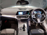 ☆センターパネルを運転席側に僅かに傾けたBMW独特のインパネ☆【駆け抜ける歓び】はここからもスタートしております☆