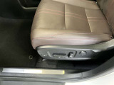 パワーシートなのでシートの位置調整もスムーズです!快適なポジションで楽しいドライブを!