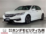 アコードハイブリッド EXです。フルオートエアコン、LEDヘッドライト、シートヒーター等快適装備を標準搭載しています。