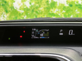 視認性の高いメーター類は、運転に必要な情報を的確にドライバーへ伝えます。運転状況を一目で把握でき、安全運転をサポートします。