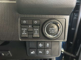 ウェルカム機能付き両側パワースライドドアを装備しております。予約をしていると、車に近づくだけでスライドドアが開きます。
