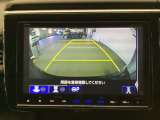 バックモニター付きで車庫入れもラクラク♪