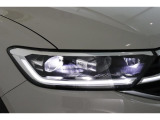 LEDヘッドライト+LEDテールランプ付き。高い視認性を確保しながら、消費電力の少なさと長寿命を実現させた次世代のライトです。