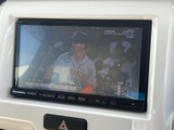 停車中は、テレビや動画でリラックス。長距離ドライブや待ち時間も快適に過ごせます。多彩なコンテンツでエンターテイメントを満喫しましょう。