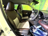 運転席シート廻りは使用感も少なく、良好な状態となっています。丁寧に使われていたことがよくわかりますね。