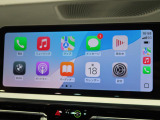 【アップルカープレイ】iPhoneがBMW車両とワイヤレスで接続されます。Apple CarPlayでは、オーディオストリーミングやメッセージングアプリがディスプレイに表示されます。