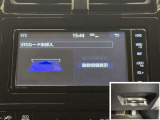 ナビ画面連動のETC付きです。高速道路料金所での小銭の出し入れや雨天時における窓の開け閉めなどの煩わしさが解消できます。料金所の通過もスムーズで快適ですよ。