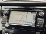 目的地へのナビゲーションがスムーズに行えます。高精細な画面で、運転中の情報収集をサポート。遠出も安心ですね。
