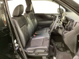 女性でも運転がしやすいようにシートの高さ調整機能(シートリフター)がついています。座面も厚みがあり背もたれも高く、ゆったりくつろいでお乗りいただけるシートです。