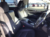 それぞれの分野のプロがお車の悩みや疑問に親身になって対応させていただきます。