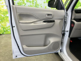 運転席からの視界は良好。操作系も直感的に操作でき、運転に集中できます。快適なドライブをサポートする機能が満載です。