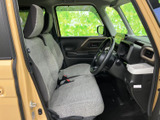 座り心地の良いシートで、長距離運転も快適です。視界も広く、運転に集中できます。