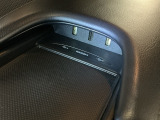 HDMIポート、USBポートが装備されております。HDMIポートを他の機器と繋げることによって、モニターへ映像を流すことができます。