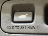 【パワーバックドア】スマートキーや運転席のボタンを押すだけでリアゲートが自動で開閉します!荷物を持っている時や、高い位置にあるバックドアを閉める際に便利な機能です♪