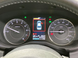 使いやすいデザインのメーターは、運転に必要な情報を分かりやすく表示し、視認性に優れて安全運転をサポートします。