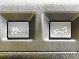 【パワーバックドア】スマートキーや運転席のボタンを押すだけでリアゲートが自動で開閉します!荷物を持っている時や、高い位置にあるバックドアを閉める際に便利な機能です♪