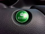 葉っぱマークのECONスイッチ。スイッチをONにするだけで、エンジンやエアコンなどを協調制御。燃費の向上に貢献します。
