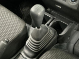 【マニュアルミッション】しっくり手になじむシフトレバー。&rdquo;運転&rdquo;をより楽しみたい方は必見です!
