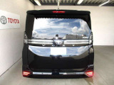 バックカメラが付いているので後方確認が非常にしやすいです。今や運転初心者も熟練者も必須装備!