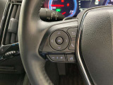 運転中、オーディオの操作をしてて、ハッとしたことはありませんか?ステアリングスイッチは、運転中でもハンドルでオーディオの操作が可能です。安全なドライブをサポートします。