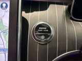 バックカメラにより駐車時の後方確認も楽にできます。