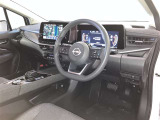 見通しのよいすっきりとした視界で、誰でも運転しやすいです。運転のしやすさは疲れにくさにも繋がりますよ♪