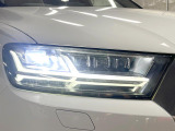 ●LEDハイビームが多数独立で存在し、ハイビーム時に対向車や前方を走る車の部分をロービームに切り替えが可能!!シーケンシャルウインカーも装備!!