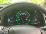 視認性の高いメーターで、運転に必要な情報を的確に把握できます。運転に集中できる、洗練されたデザインです。