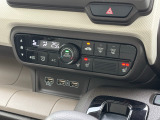 運転席助手席シートヒーター、オートエアコン、USBジャック