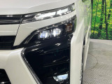 【LEDヘッドライト】悪天候や夜間走行時も良好な視界を確保し安心して運転できる高輝度LEDヘッドライトを装備!点灯速度が早く、消費電力も抑えられています。